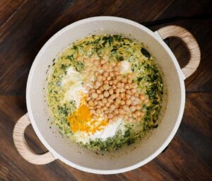 Curry de Garbanzos y Espinacas con Leche de Coco