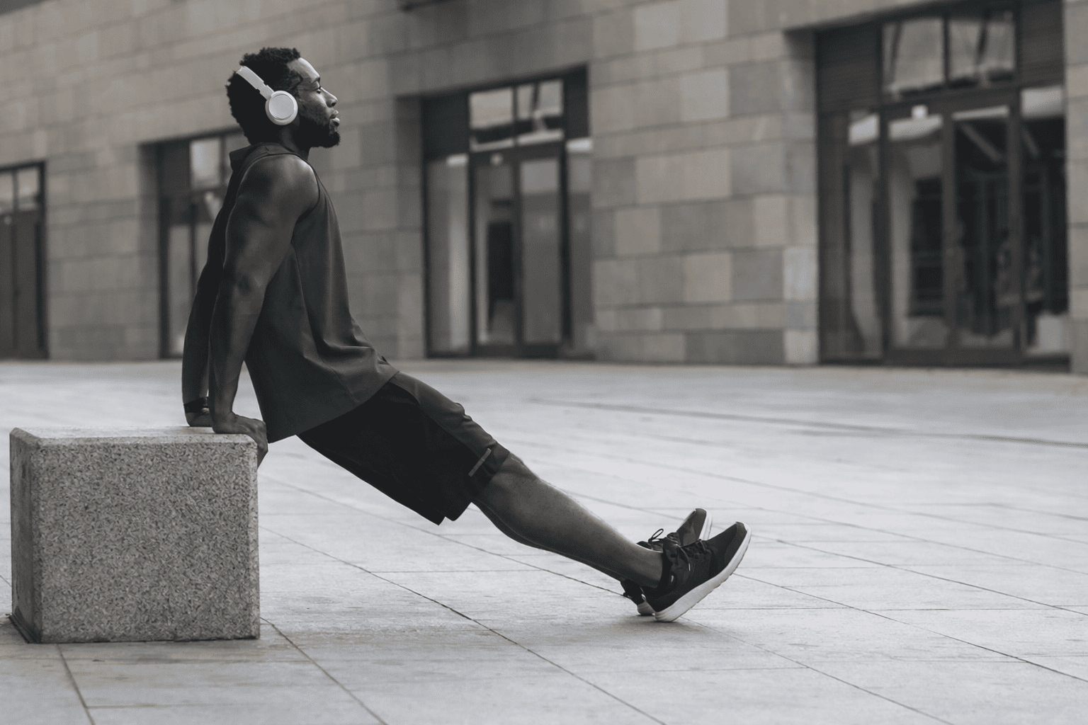 13 Ejercicios Con tu Propio Peso Para Volver a lo Esencial