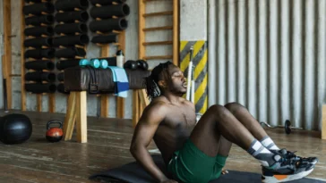 8 Ejercicios de Core que Protegen la Espalda Baja Cuando Haces Sentadillas y Peso Muerto