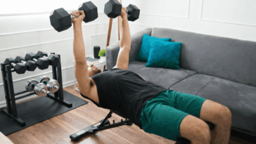 5 Ejercicios de Pecho y Tríceps Para un Workout Eficiente Cuando Solo Tienes 30 Minutos